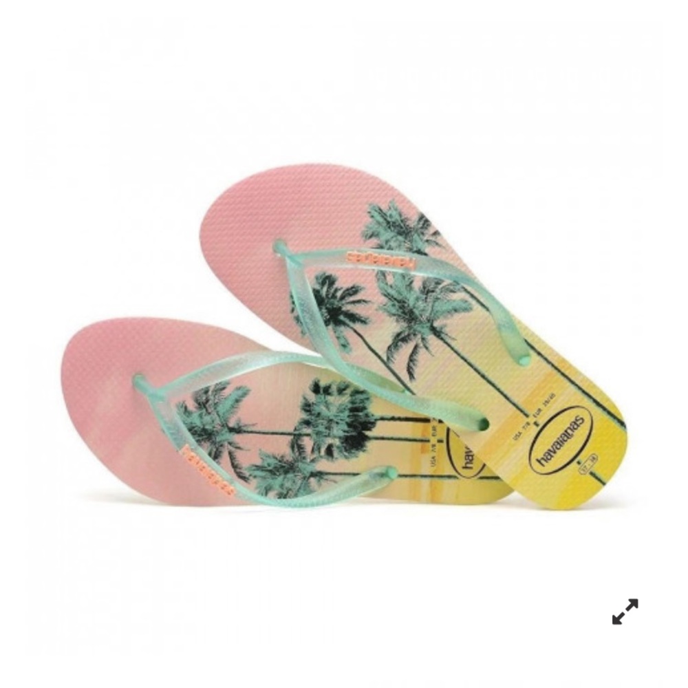 🎉HP🎉NWT! Havaianas yellow palm tree flip flops - Picture 3 of 7